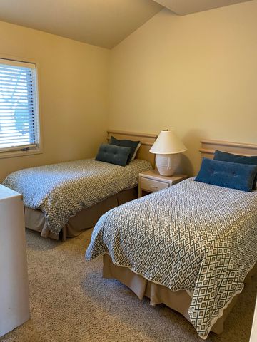 1850 Redtail Hawk Drive RV53B, Redmond, OR 97756