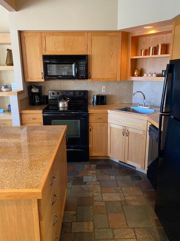 1850 Redtail Hawk Drive RV53B, Redmond, OR 97756