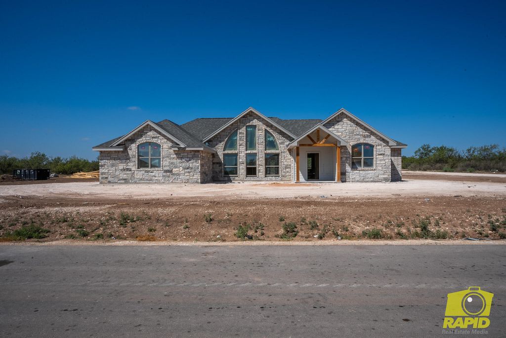 Image 1 of property listing at 3750 Wildebeest Way, San Angelo, TX 76901