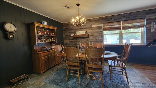 15090 N 251 Road, Okmulgee, OK 74447