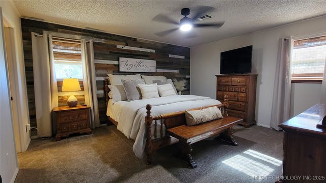 15090 N 251 Road, Okmulgee, OK 74447