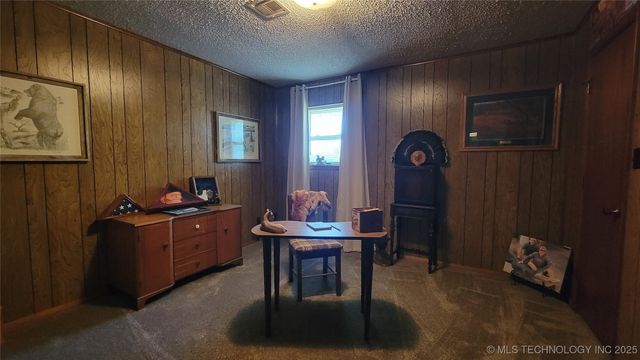 15090 N 251 Road, Okmulgee, OK 74447