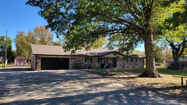 15090 N 251 Road, Okmulgee, OK 74447