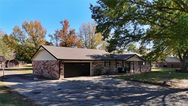 15090 N 251 Road, Okmulgee, OK 74447