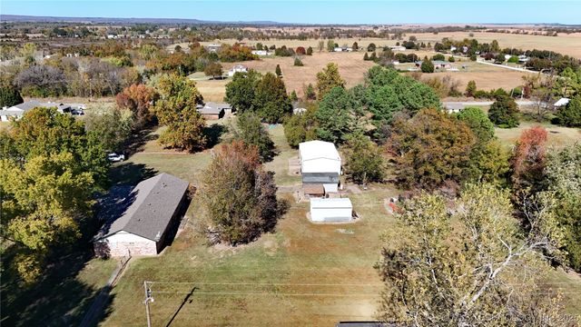 15090 N 251 Road, Okmulgee, OK 74447