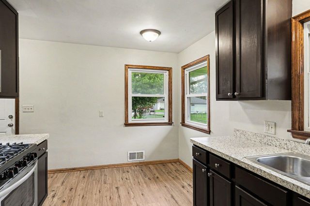 2147 Burns Avenue, Saint Paul, MN 55119