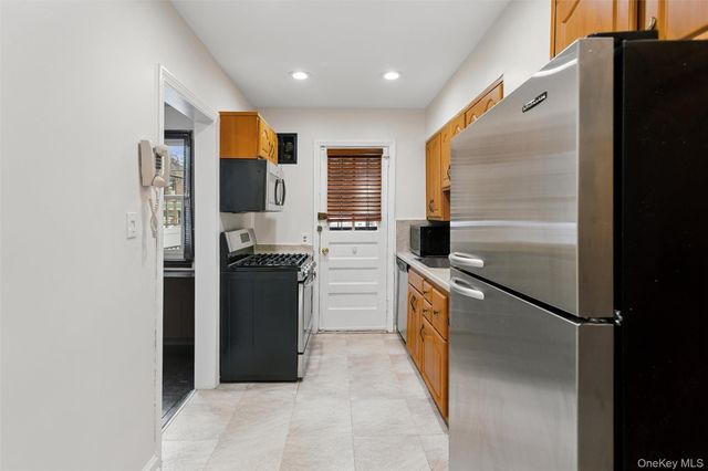 75-23 168 Street, Fresh Meadows, NY 11366