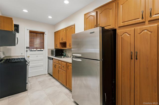 75-23 168 Street, Fresh Meadows, NY 11366
