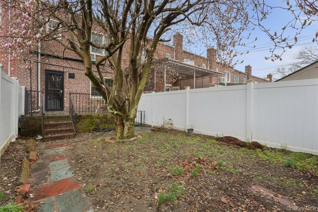 75-23 168 Street, Fresh Meadows, NY 11366