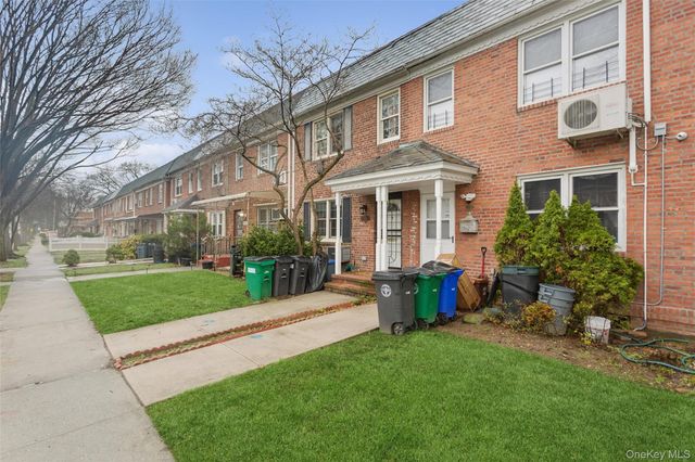 75-23 168 Street, Fresh Meadows, NY 11366