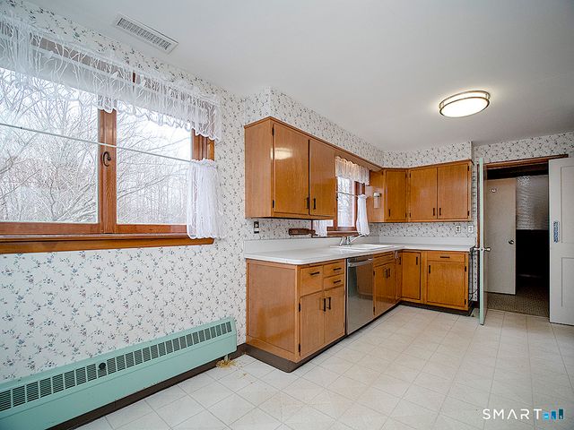 76 Gaylord Mountain Road, Hamden, CT 06518