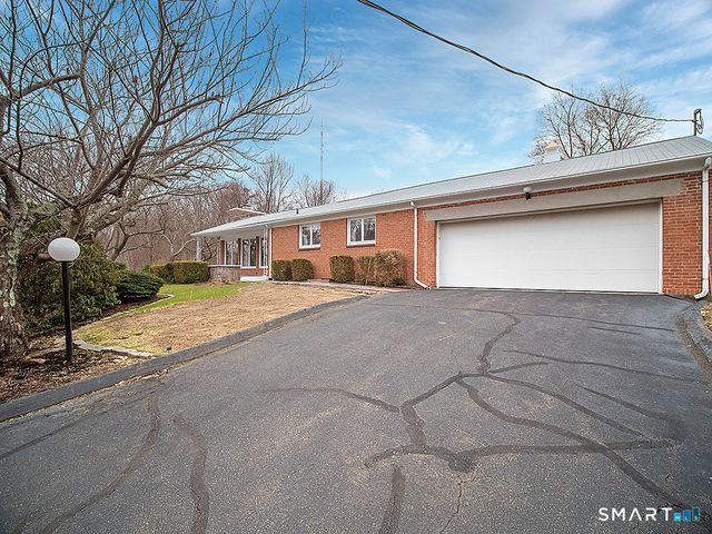 76 Gaylord Mountain Road, Hamden, CT 06518