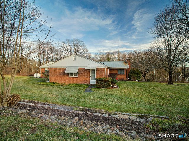 76 Gaylord Mountain Road, Hamden, CT 06518