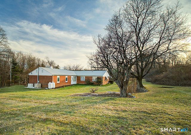 76 Gaylord Mountain Road, Hamden, CT 06518