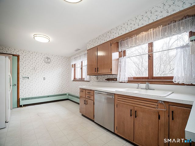 76 Gaylord Mountain Road, Hamden, CT 06518