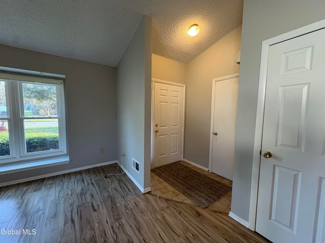 84 STONEY CREEK Drive, Clifton Park, NY 12065