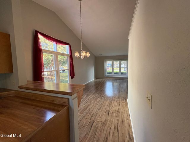 84 STONEY CREEK Drive, Clifton Park, NY 12065