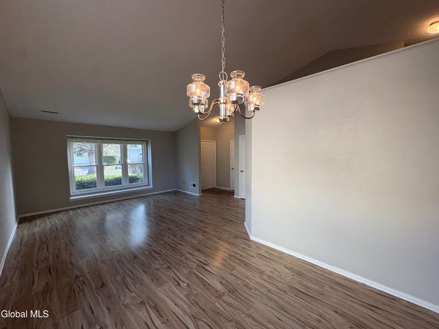 84 STONEY CREEK Drive, Clifton Park, NY 12065