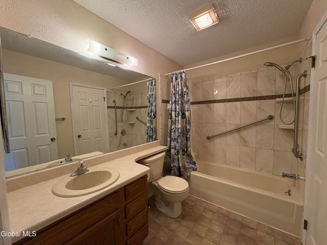 84 STONEY CREEK Drive, Clifton Park, NY 12065