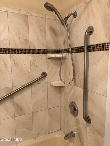 84 STONEY CREEK Drive, Clifton Park, NY 12065