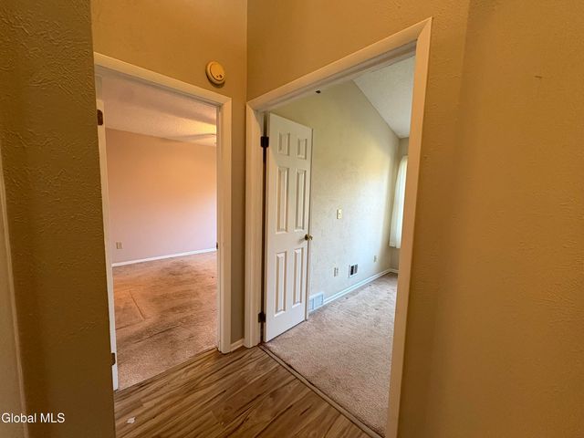 84 STONEY CREEK Drive, Clifton Park, NY 12065