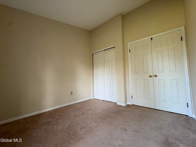 84 STONEY CREEK Drive, Clifton Park, NY 12065