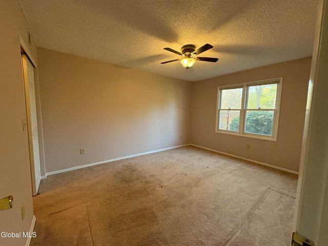 84 STONEY CREEK Drive, Clifton Park, NY 12065