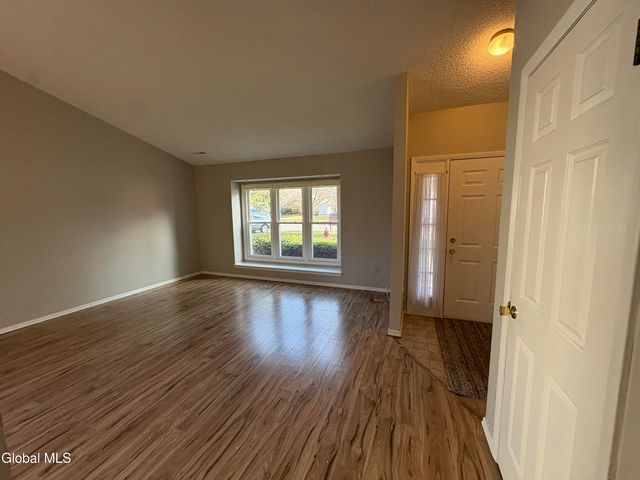 84 STONEY CREEK Drive, Clifton Park, NY 12065