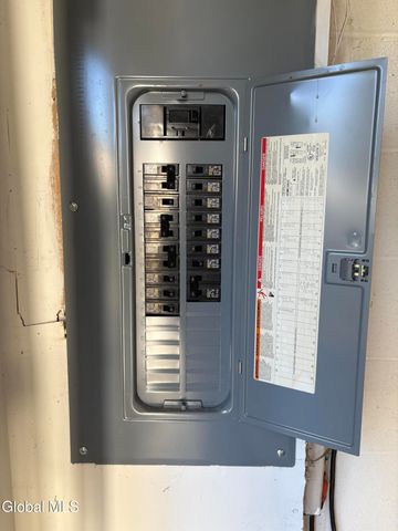 84 STONEY CREEK Drive, Clifton Park, NY 12065