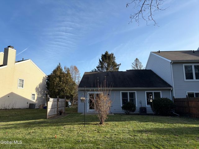 84 STONEY CREEK Drive, Clifton Park, NY 12065