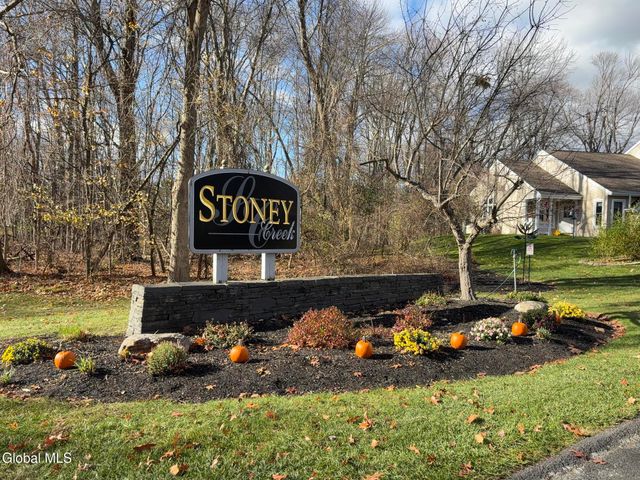 84 STONEY CREEK Drive, Clifton Park, NY 12065