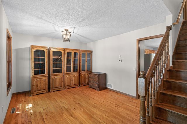 17664 Kettering Trail, Lakeville, MN 55044