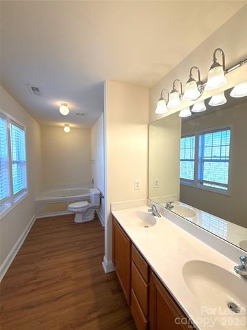 10082 Paisley Drive NW, Charlotte, NC 28069