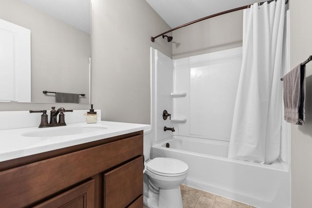 5248 Hampton Street NE, Prior Lake, MN 55372