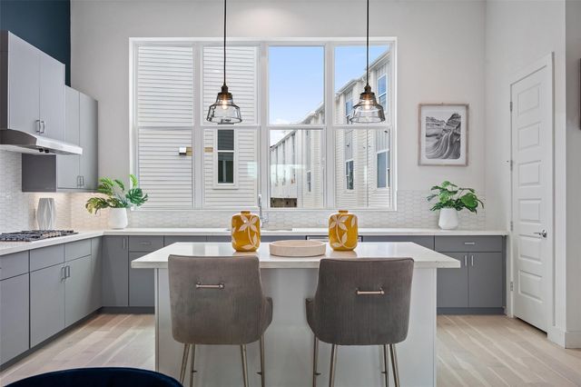 2826 Tom Miller ST, Austin, TX 78723