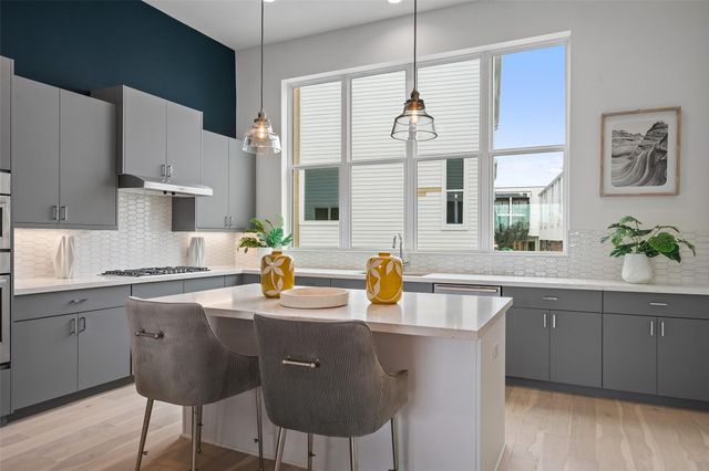 2826 Tom Miller ST, Austin, TX 78723