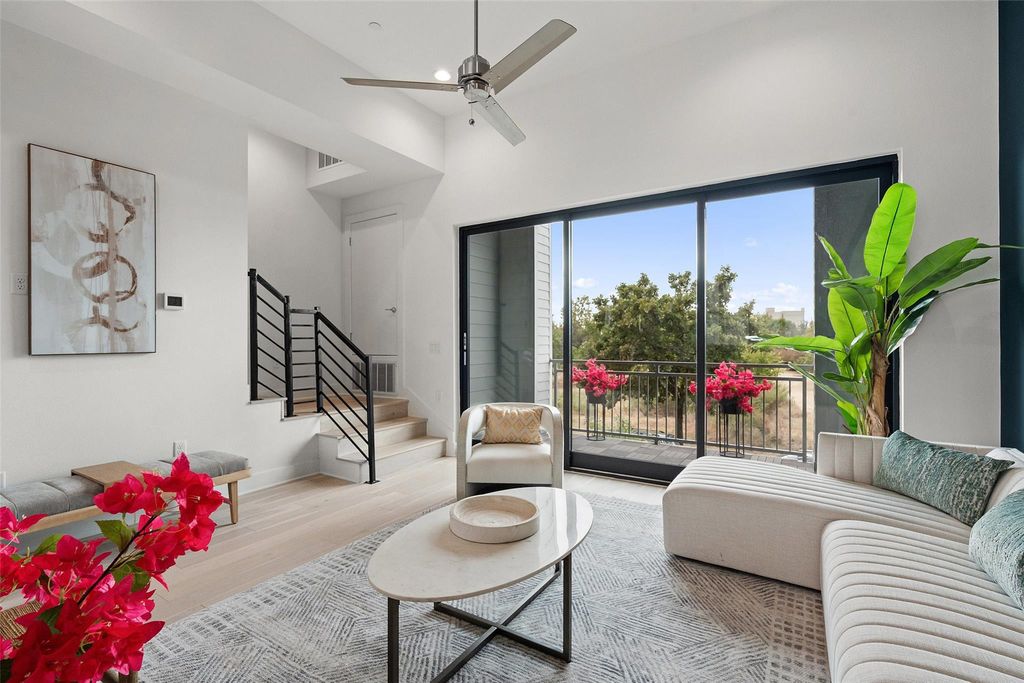 2826 Tom Miller ST, Austin, TX 78723