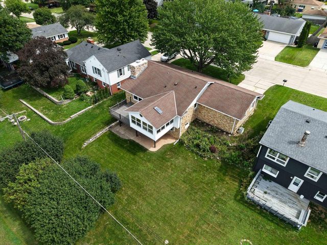 1416 Spring Valley DRIVE, Racine, WI 53405