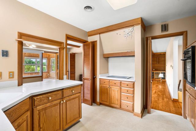 1416 Spring Valley DRIVE, Racine, WI 53405