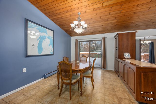 945 60th Street SW, Wyoming, MI 49509