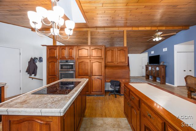 945 60th Street SW, Wyoming, MI 49509