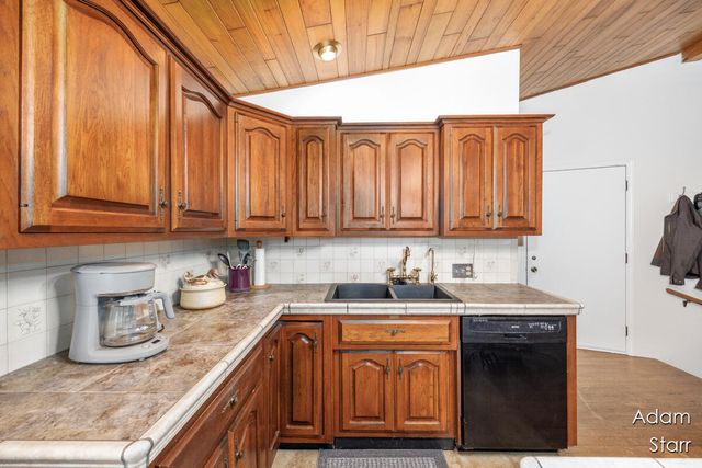 945 60th Street SW, Wyoming, MI 49509