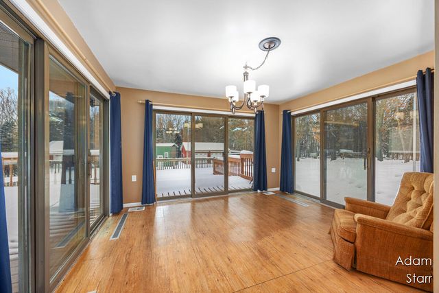 945 60th Street SW, Wyoming, MI 49509