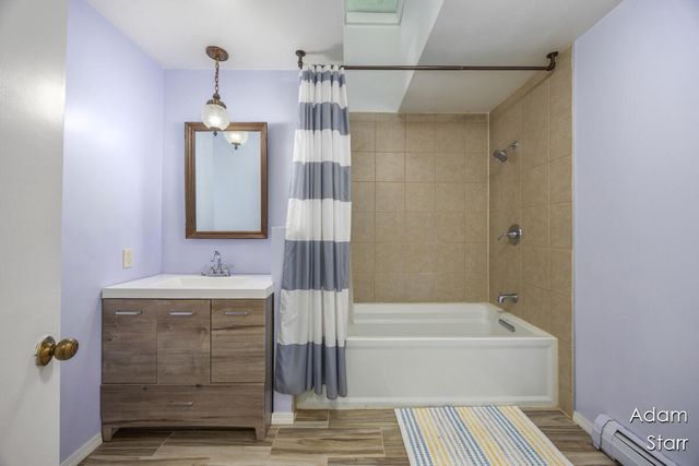 945 60th Street SW, Wyoming, MI 49509