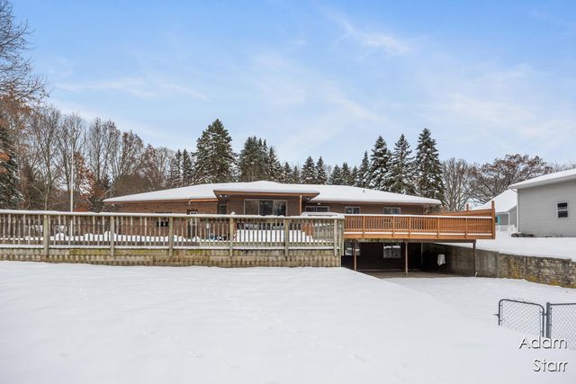 945 60th Street SW, Wyoming, MI 49509