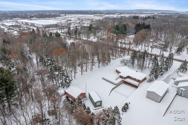 945 60th Street SW, Wyoming, MI 49509