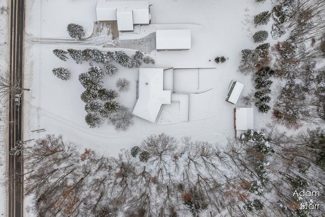 945 60th Street SW, Wyoming, MI 49509