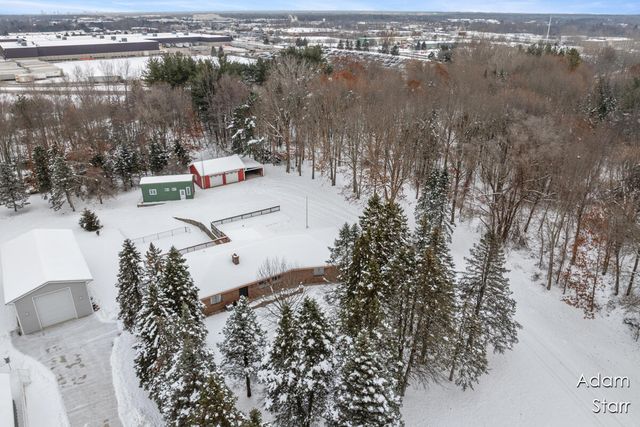 945 60th Street SW, Wyoming, MI 49509