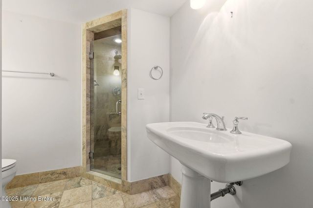 1515 S 3rd St, Louisville, KY 40208