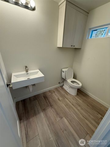 1903 Shaw Road, Puyallup, WA 98372